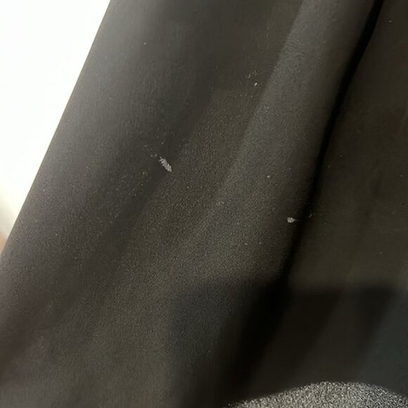 Aritzia Babaton black Grantland Smocked Off the Shoulder top sz Large - Picture 7 of 12